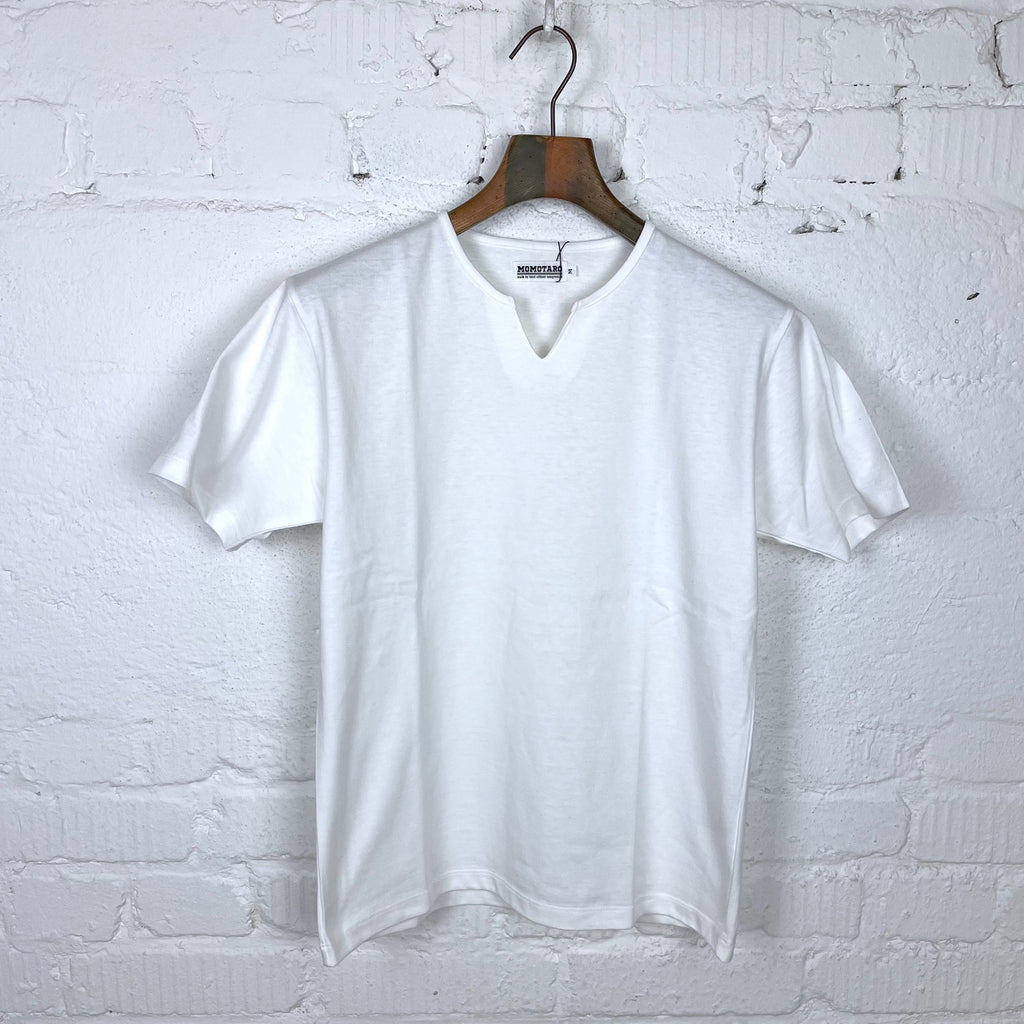https://www.stuf-f.com/media/image/de/99/0b/momotaro-07-119-slit-henley-t-shirt-white-1.jpg