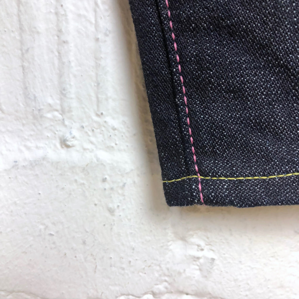 https://www.stuf-f.com/media/image/ee/57/9e/momotaro-15thb01-15th-anniversary-selvedge-jeans-narrow-tapered-12.jpg