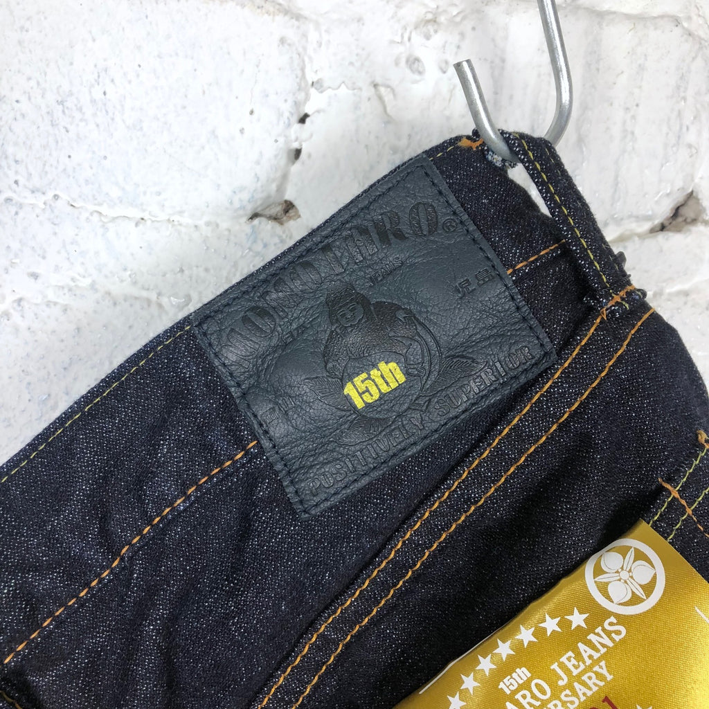 https://www.stuf-f.com/media/image/c9/d7/8c/momotaro-15thb01-15th-anniversary-selvedge-jeans-narrow-tapered-5.jpg