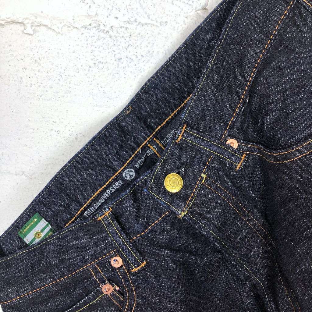 https://www.stuf-f.com/media/image/c5/34/a8/momotaro-15thb01-15th-anniversary-selvedge-jeans-narrow-tapered-7.jpg