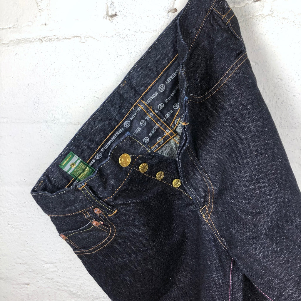 https://www.stuf-f.com/media/image/49/00/9b/momotaro-15thb01-15th-anniversary-selvedge-jeans-narrow-tapered-8.jpg