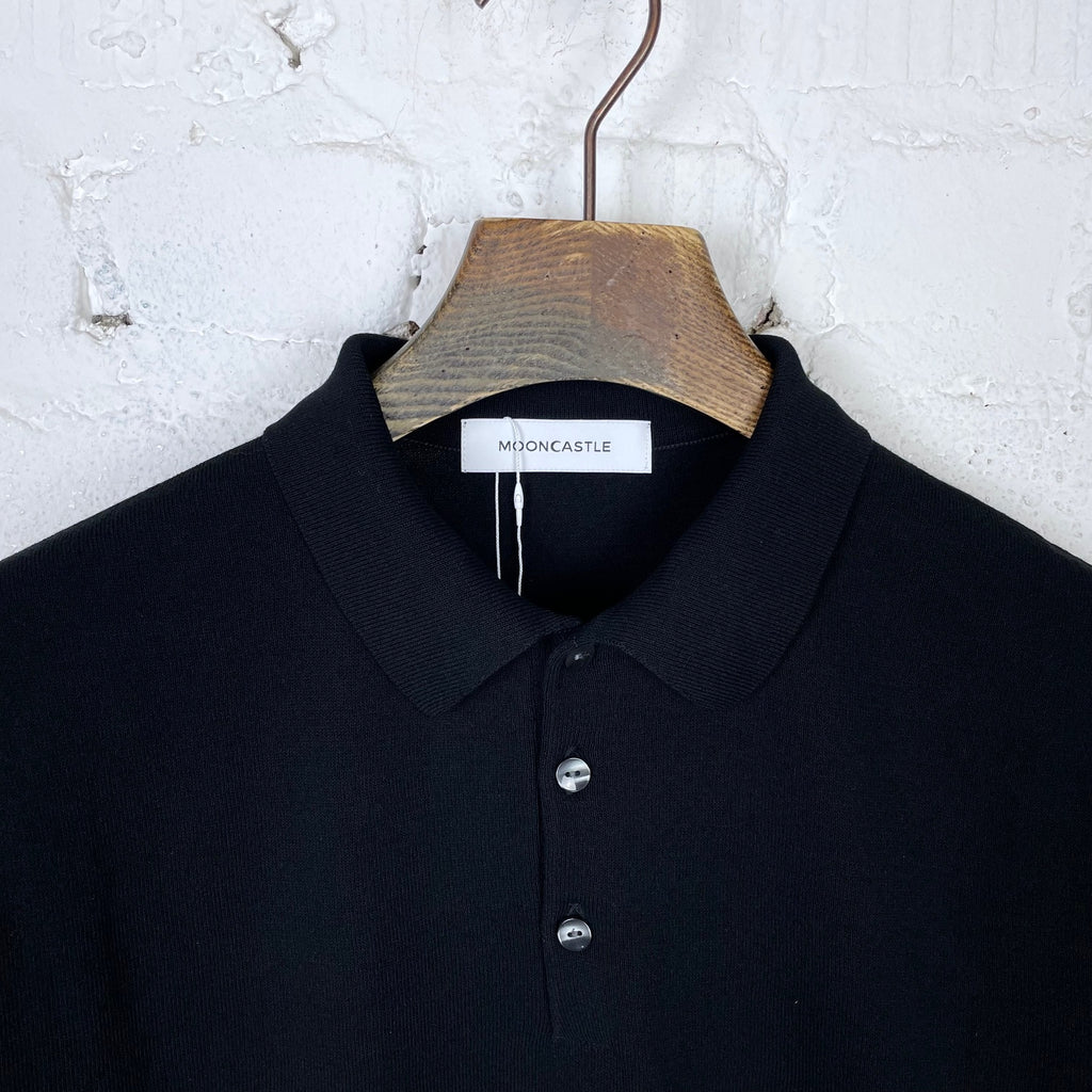 https://www.stuf-f.com/media/image/f3/a8/10/mooncastle-ice-cotton-polo-shirt-black-2.jpg