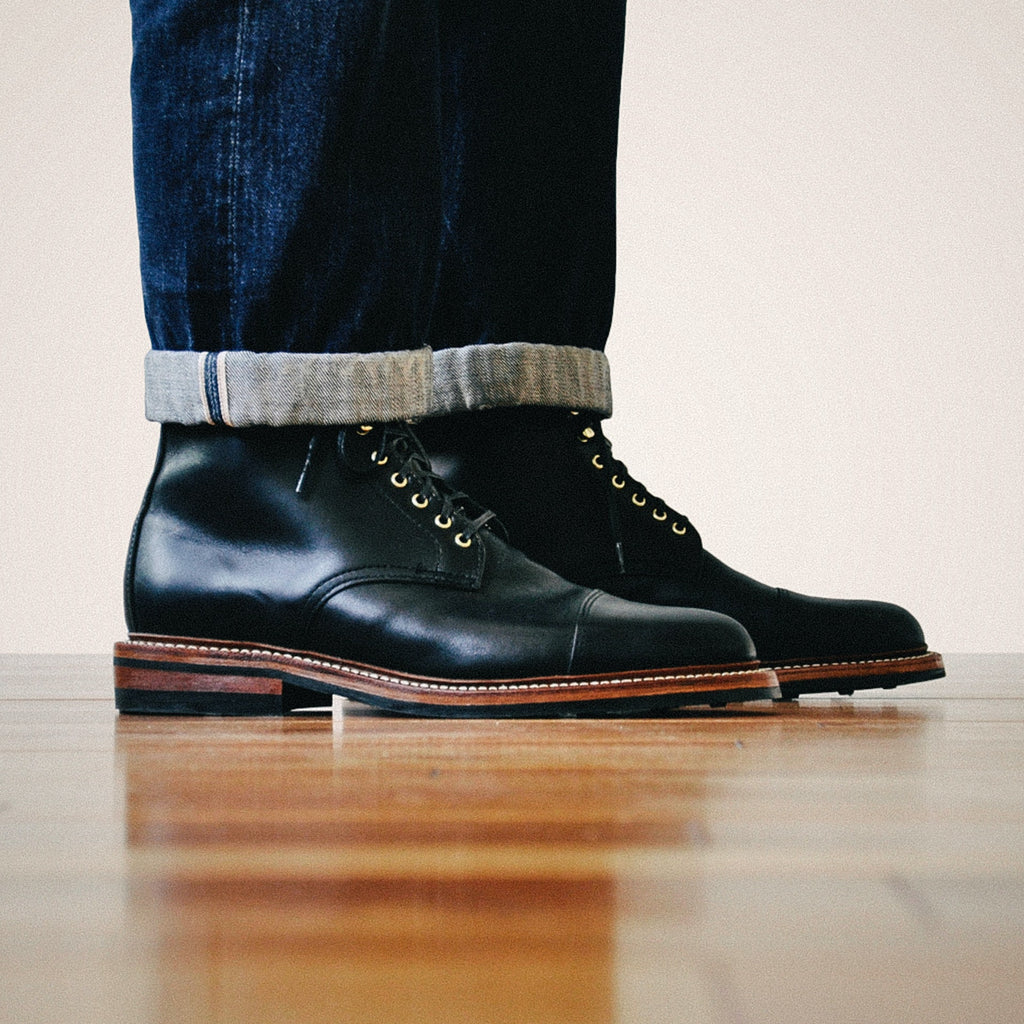 https://www.stuf-f.com/media/image/67/46/d1/oak-street-bootmakers-cap-toe-lakeshore-boot-black-chromexcel-dainite-sole-2.jpg