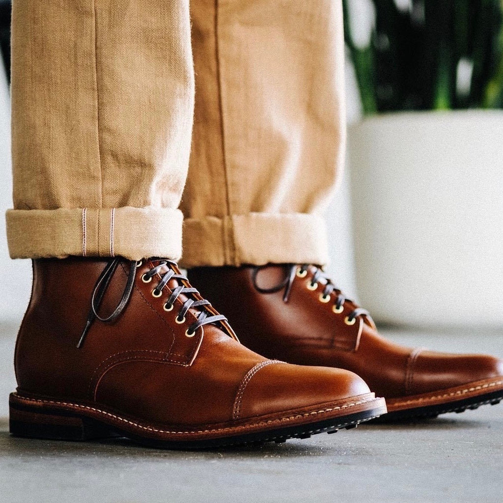 https://www.stuf-f.com/media/image/56/f2/45/oak-street-bootmakers-cap-toe-lakeshore-boot-cognac-chromexcel-dainite-sole-2.jpg