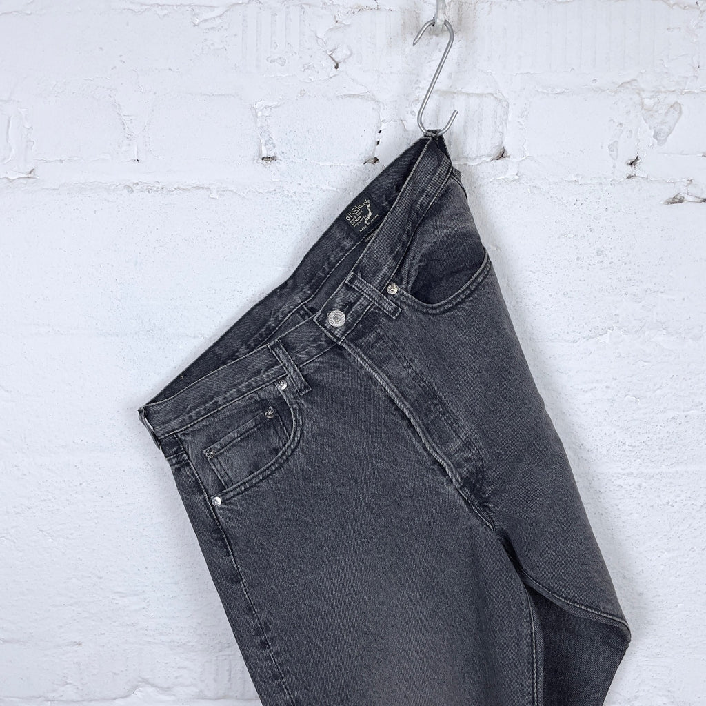https://www.stuf-f.com/media/image/b1/71/f1/orslow-01-1050w-d61s-105-standard-fit-jeans-90s-black-denim-stonewashed-4.jpg