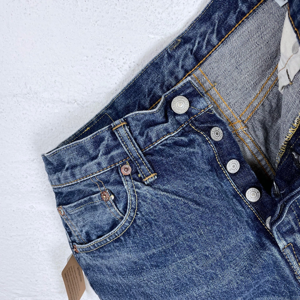 https://www.stuf-f.com/media/image/45/31/5d/orslow-105-jeans-2-year-wash-3.jpg