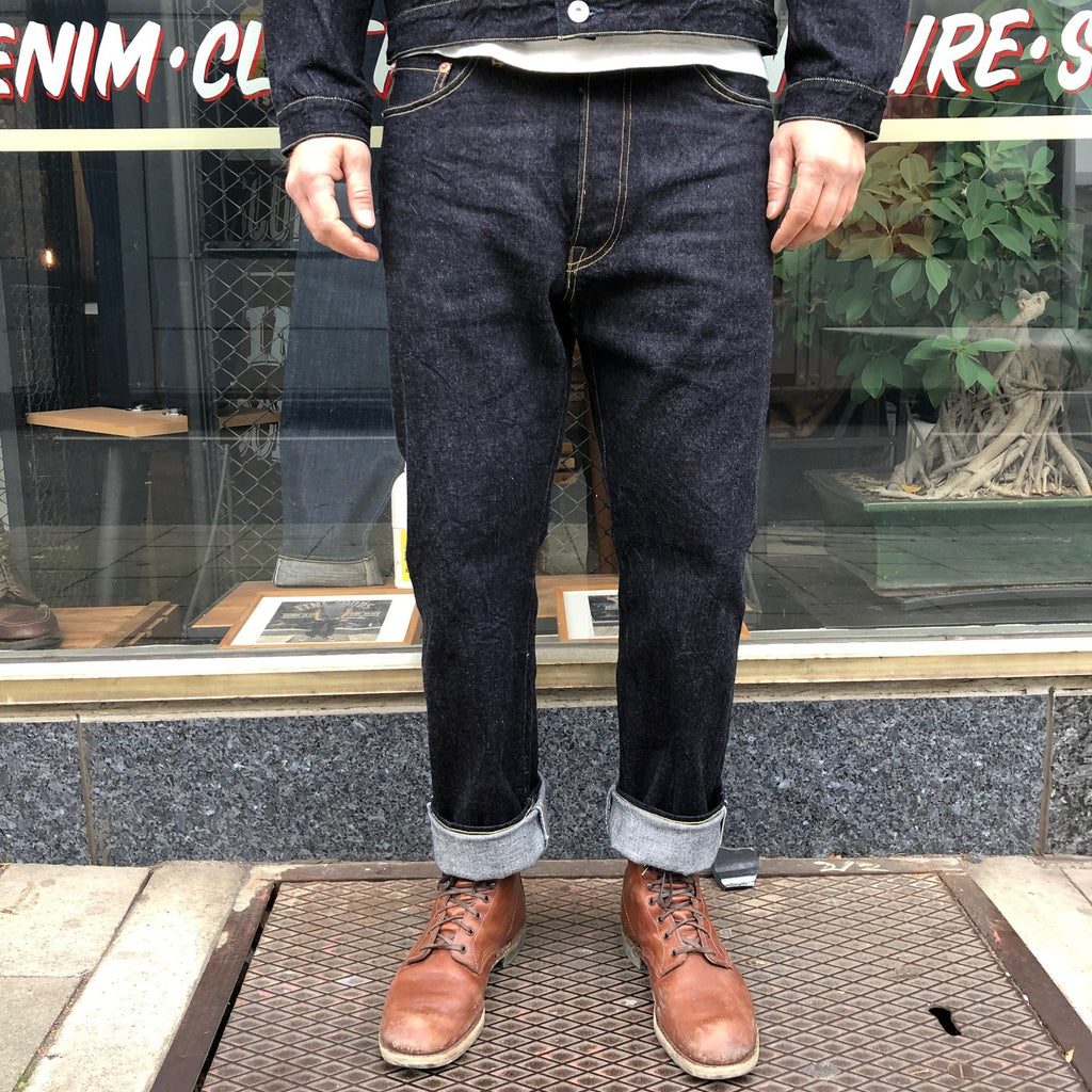 https://www.stuf-f.com/media/image/2a/e9/95/phigvel-makers-co-302-classic-jeans-2.jpg