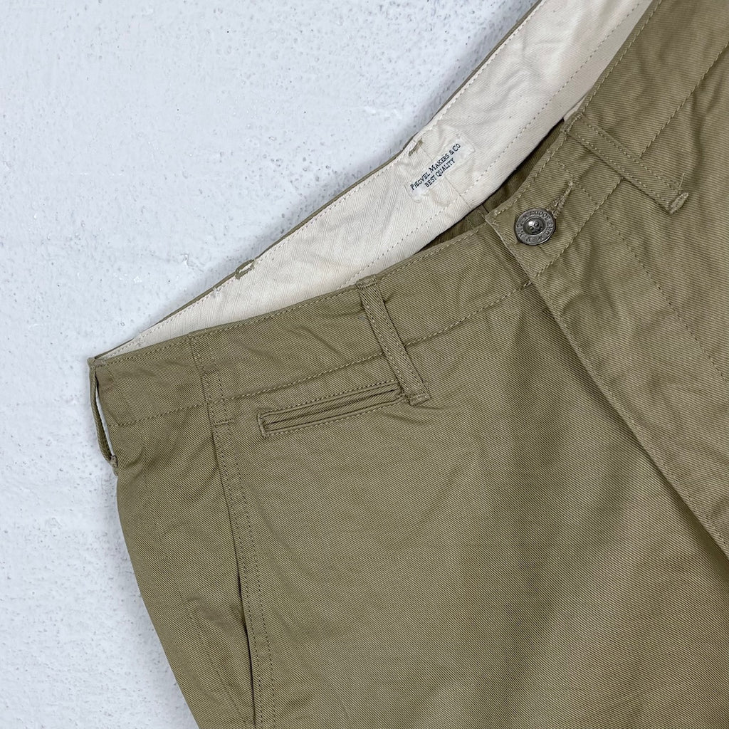 https://www.stuf-f.com/media/image/f8/68/9c/phigvel-makers-co-officer-trousers-regular-khaki-2.jpg