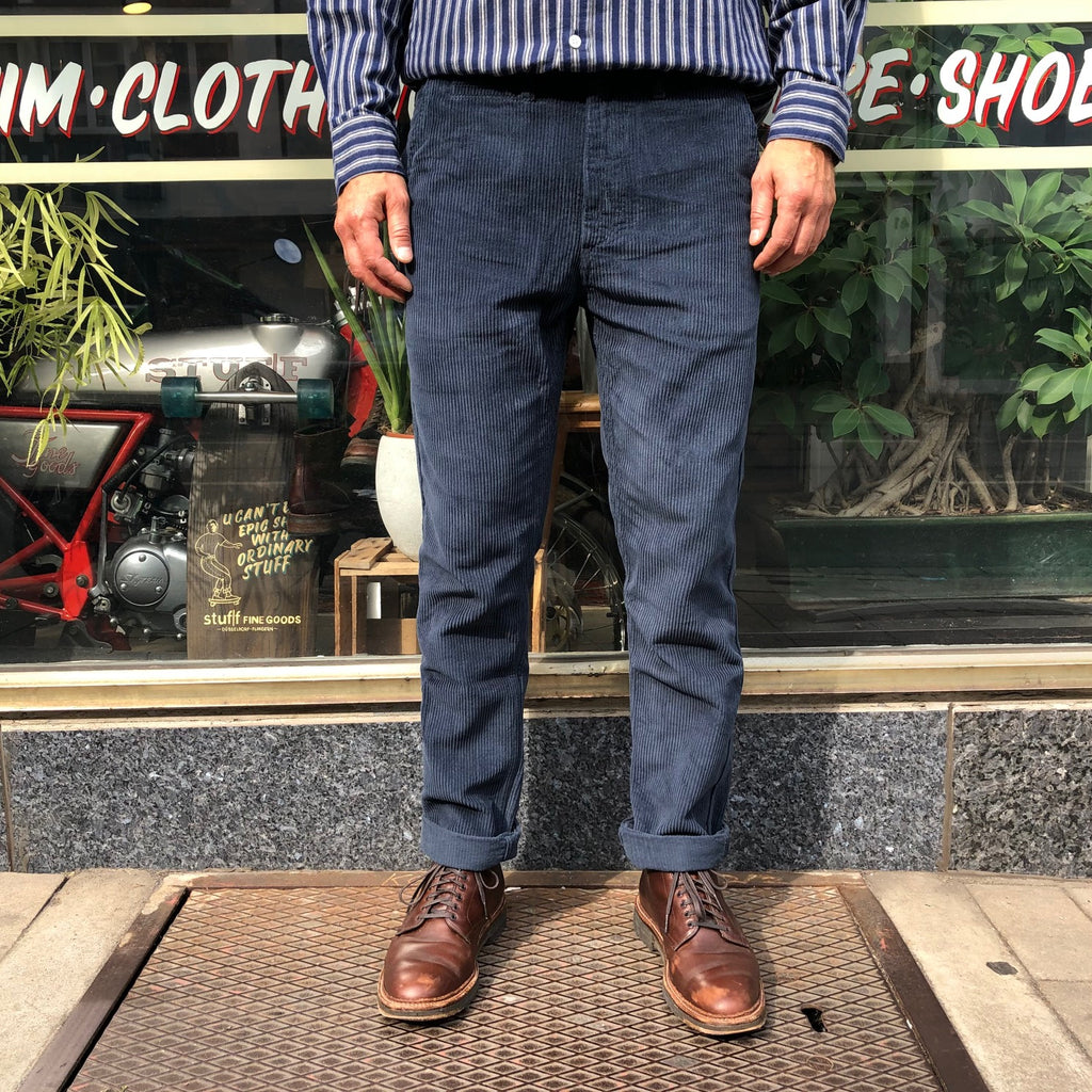 https://www.stuf-f.com/media/image/7a/9b/0a/portuguese-flannel-corduroy-trousers-blue-1.jpg