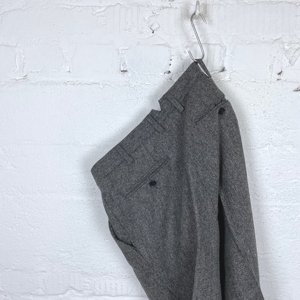 https://www.stuf-f.com/media/image/ae/be/2f/portuguese-flannel-wool-herringbone-trousers-grey-10CcgUOR4ZfIMR.jpg