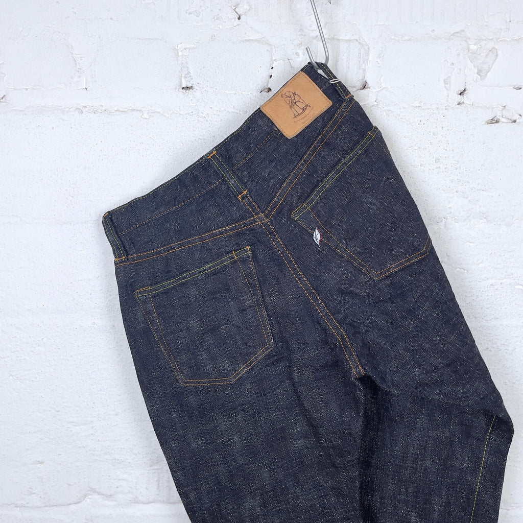 https://www.stuf-f.com/media/image/28/7f/39/pure-blue-japan-wsb-019-16oz-double-slub-selvedge-jeans-relaxed-tapered-2.jpg