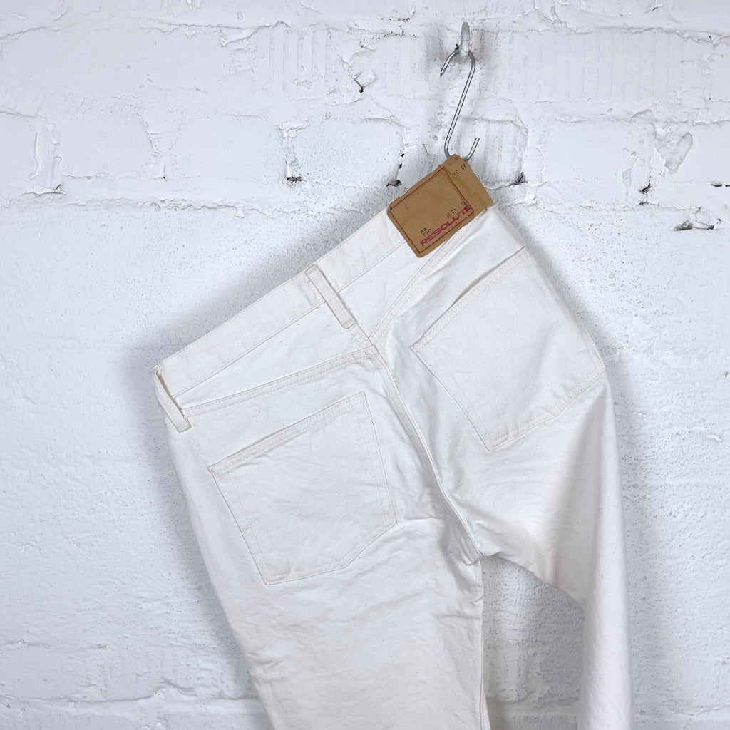 https://www.stuf-f.com/media/image/9f/65/a2/resolute-710-aa-white-jeans-4.jpg