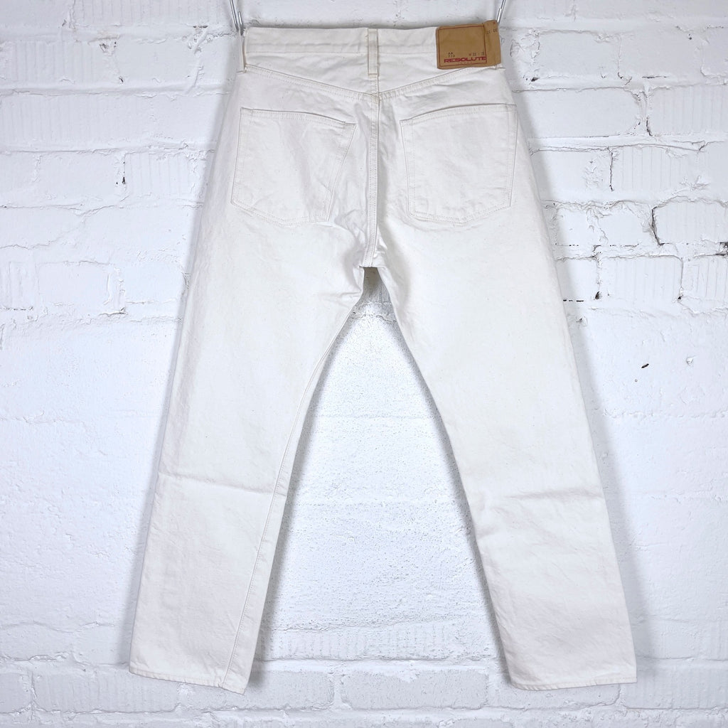 https://www.stuf-f.com/media/image/b2/92/d8/resolute-710-aa-white-jeans-5.jpg