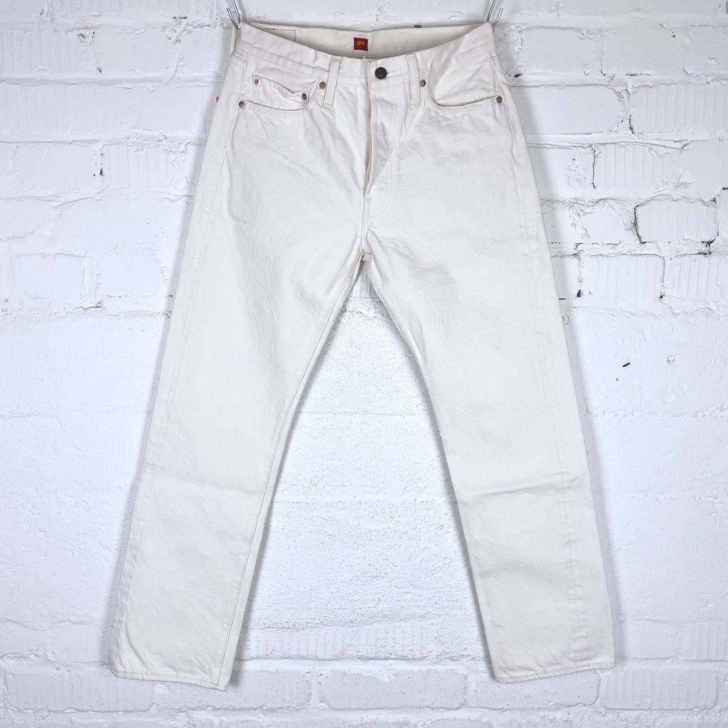 https://www.stuf-f.com/media/image/2c/42/e2/resolute-710-aa-white-jeans-6.jpg
