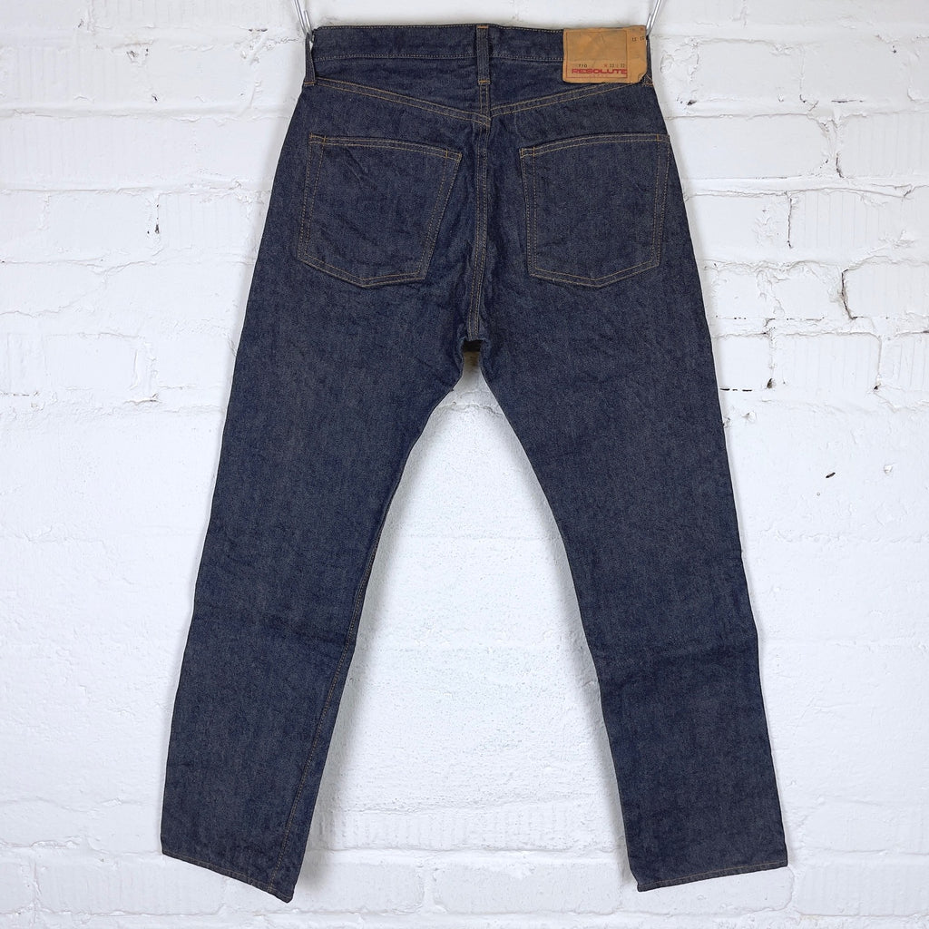 https://www.stuf-f.com/media/image/25/b8/db/resolute-710-jeans-1.jpg