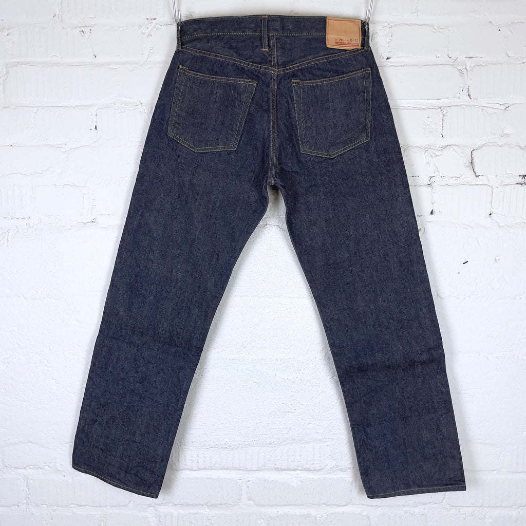 https://www.stuf-f.com/media/image/53/c8/fe/resolute-711-jeans-1.jpg