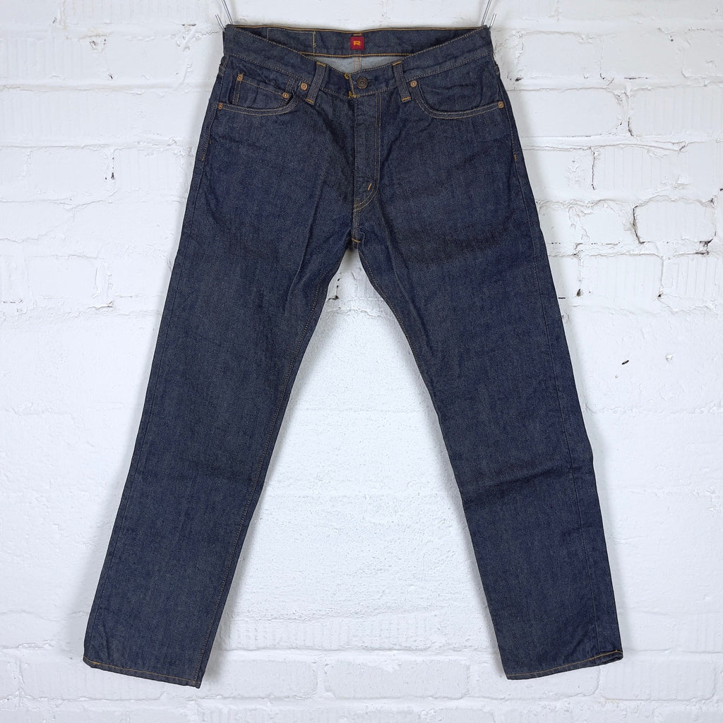 https://www.stuf-f.com/media/image/81/72/8e/resolute-712-jeans-2.jpg