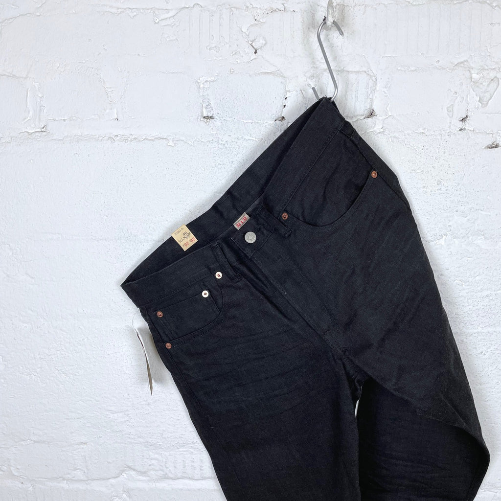 https://www.stuf-f.com/media/image/a7/9f/6e/rrl-slim-fit-jeans-black-2DSNT6PZ3cji2y.jpg