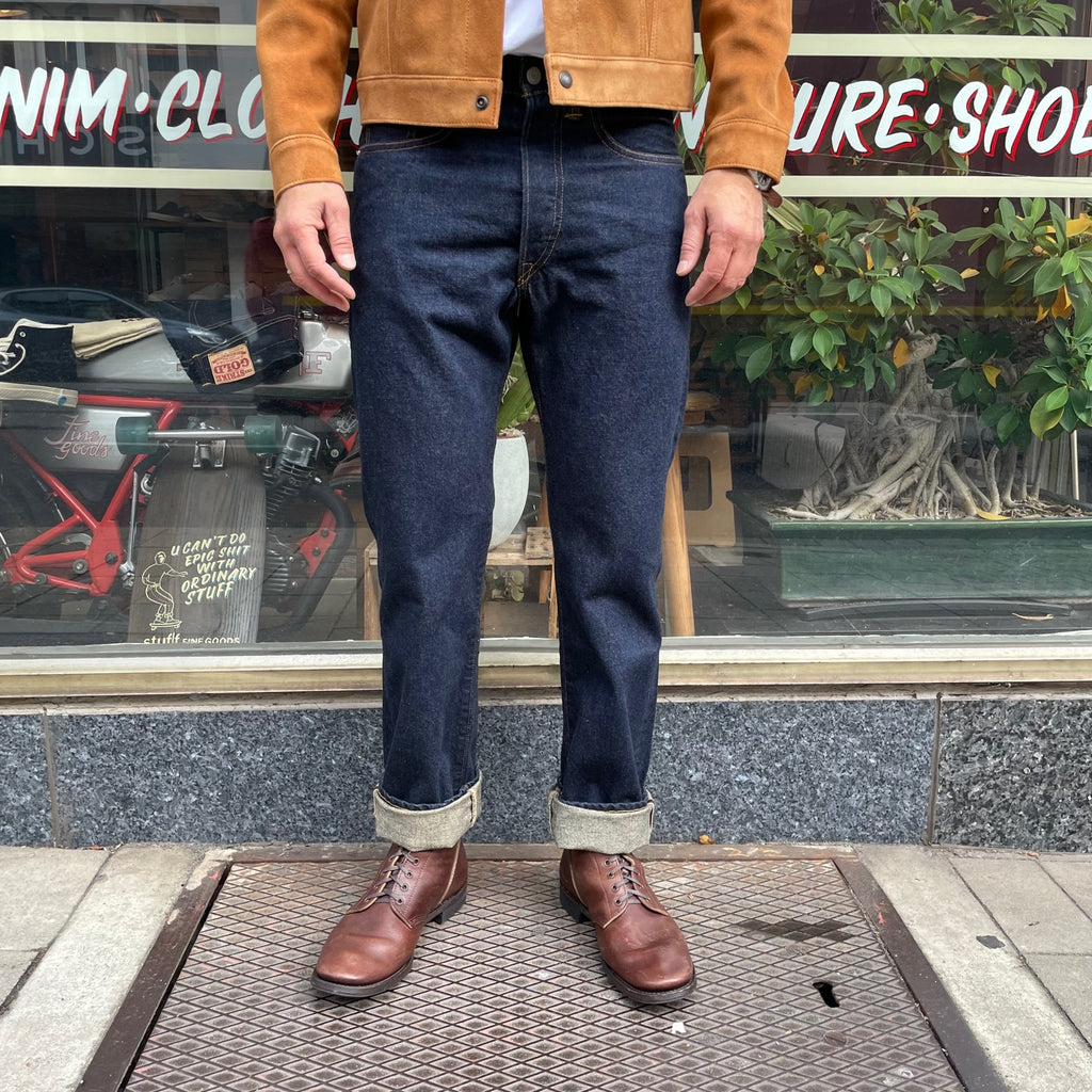 https://www.stuf-f.com/media/image/9f/f9/1a/rrl-straight-fit-once-washed-selvedge-jean-6.jpg