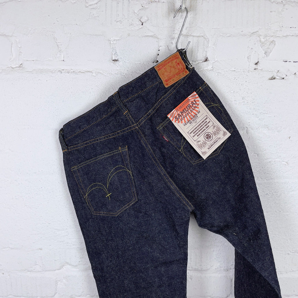 https://www.stuf-f.com/media/image/91/88/27/samurai-jeans-s510hx-47-regular-straight-jeans-selvedge-indigo-15oz-3.jpg