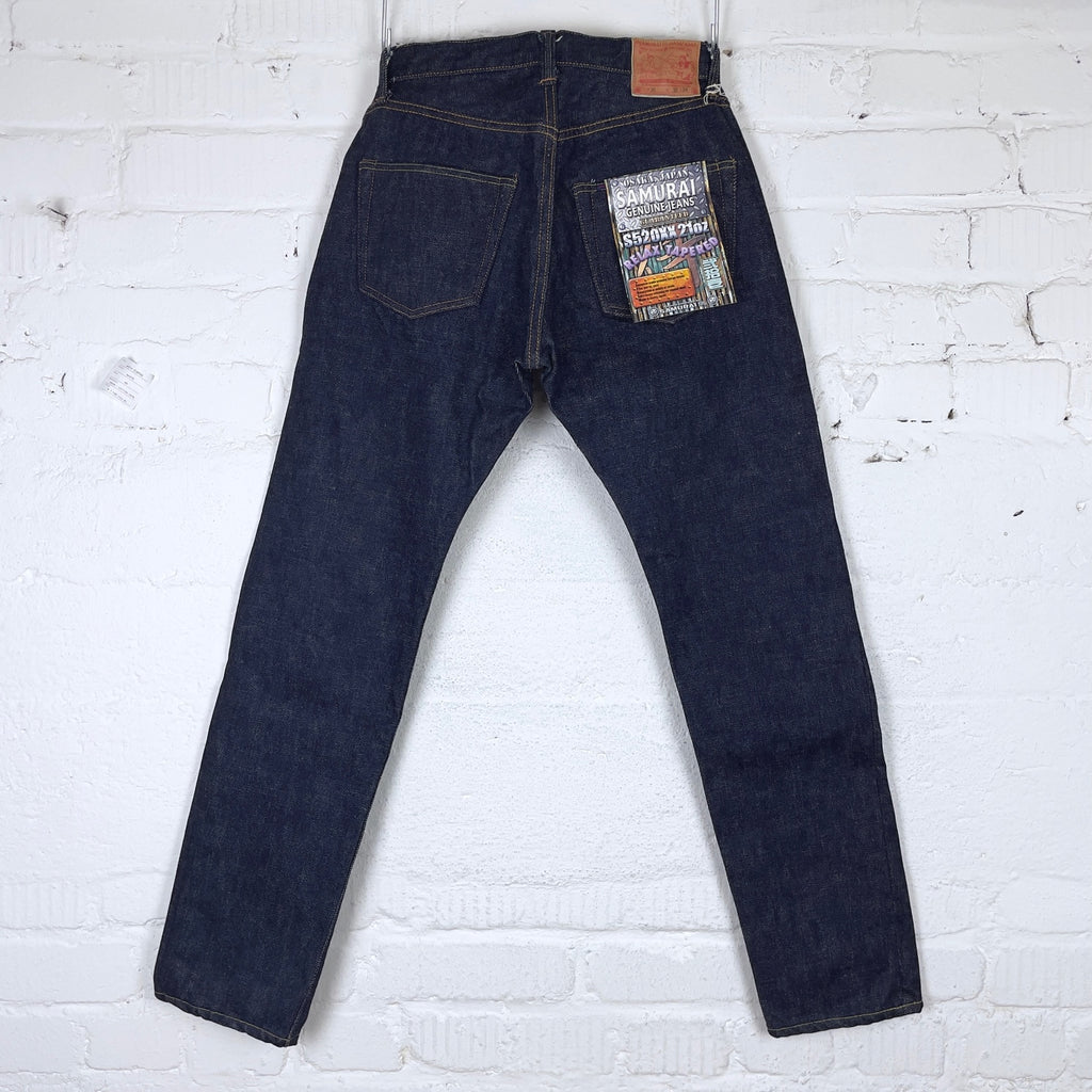 https://www.stuf-f.com/media/image/06/a2/08/samurai-s520xx-21oz-cho-kiwami-jeans-relaxed-tapered-2.jpg