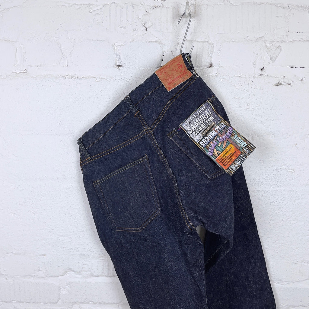 https://www.stuf-f.com/media/image/55/ae/3f/samurai-s520xx-21oz-cho-kiwami-jeans-relaxed-tapered-3Hemw6RLjfS7jf.jpg