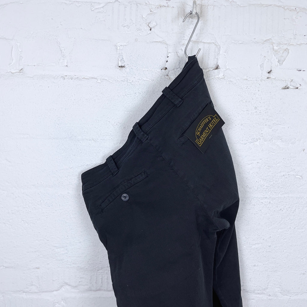 https://www.stuf-f.com/media/image/56/18/28/schaeffers-garment-hotel-italian-twill-overdyed-chino-pants-black-3.jpg