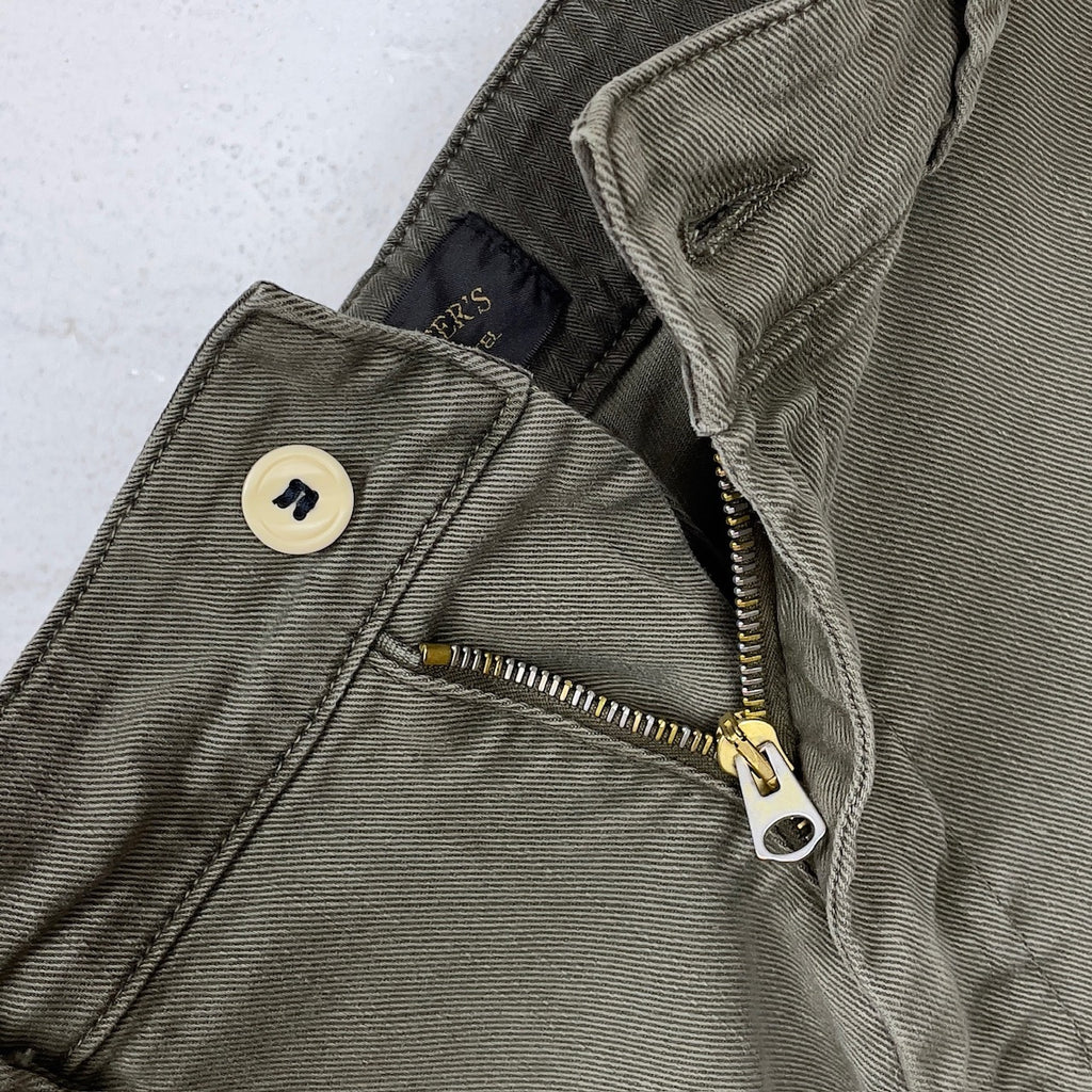 https://www.stuf-f.com/media/image/3f/ca/27/schaeffers-garment-hotel-italian-twill-overdyed-chino-pants-od-green-5.jpg