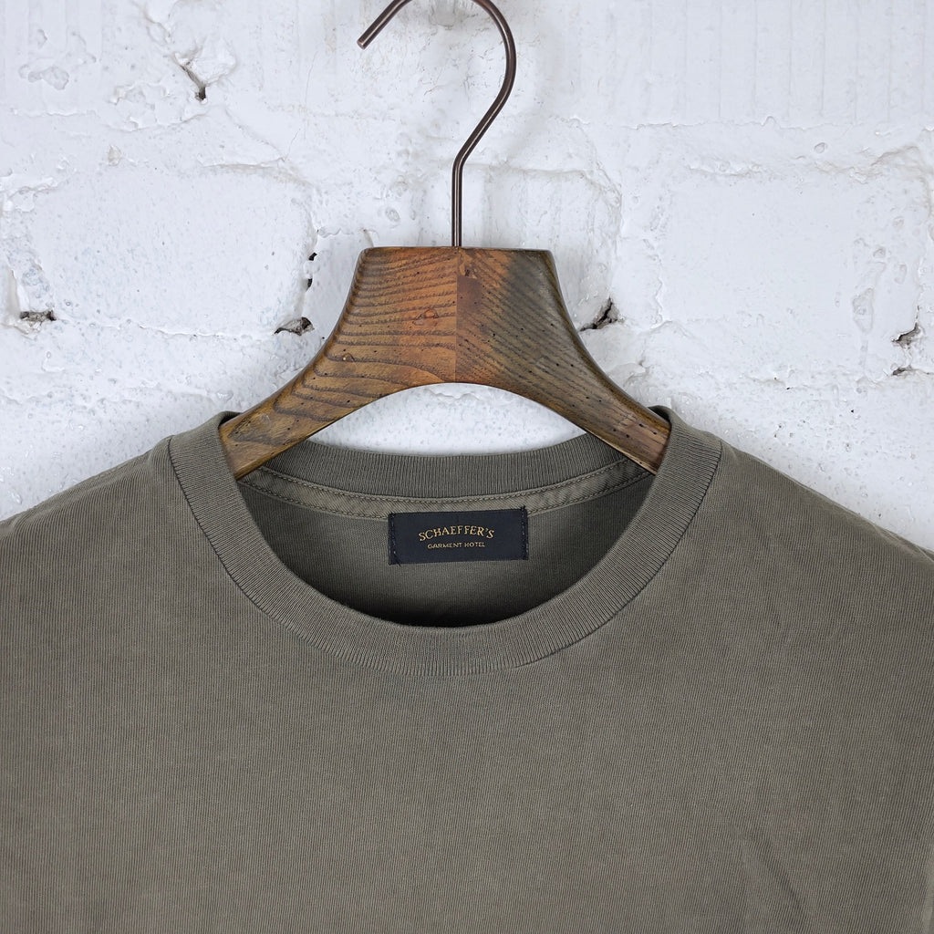 https://www.stuf-f.com/media/image/21/f5/3f/schaeffers-garment-hotel-ringspun-pocket-tee-od-moss-green-2.jpg