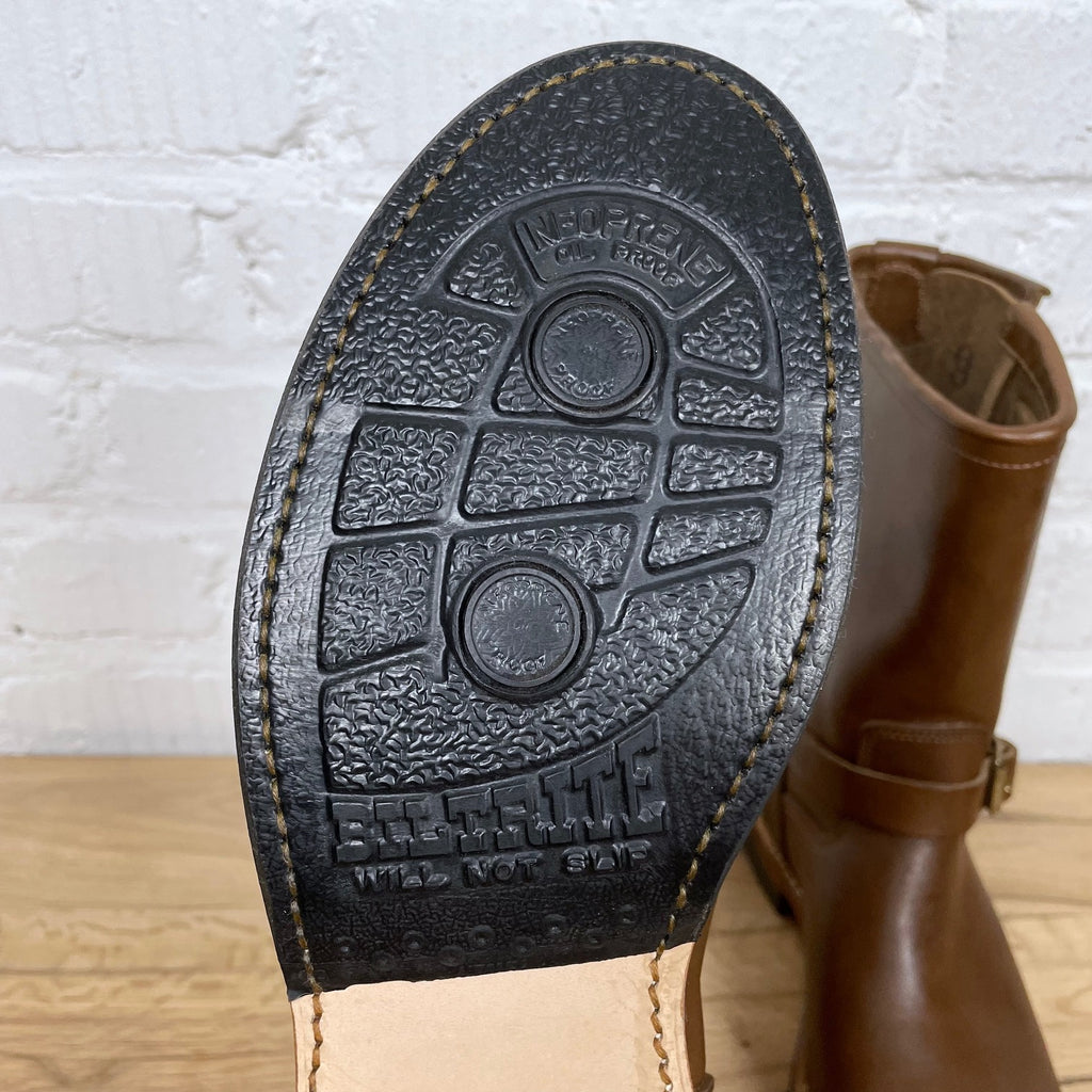 https://www.stuf-f.com/media/image/13/c8/cf/skoob-wander-engineer-boots-natural-brown-3.jpg