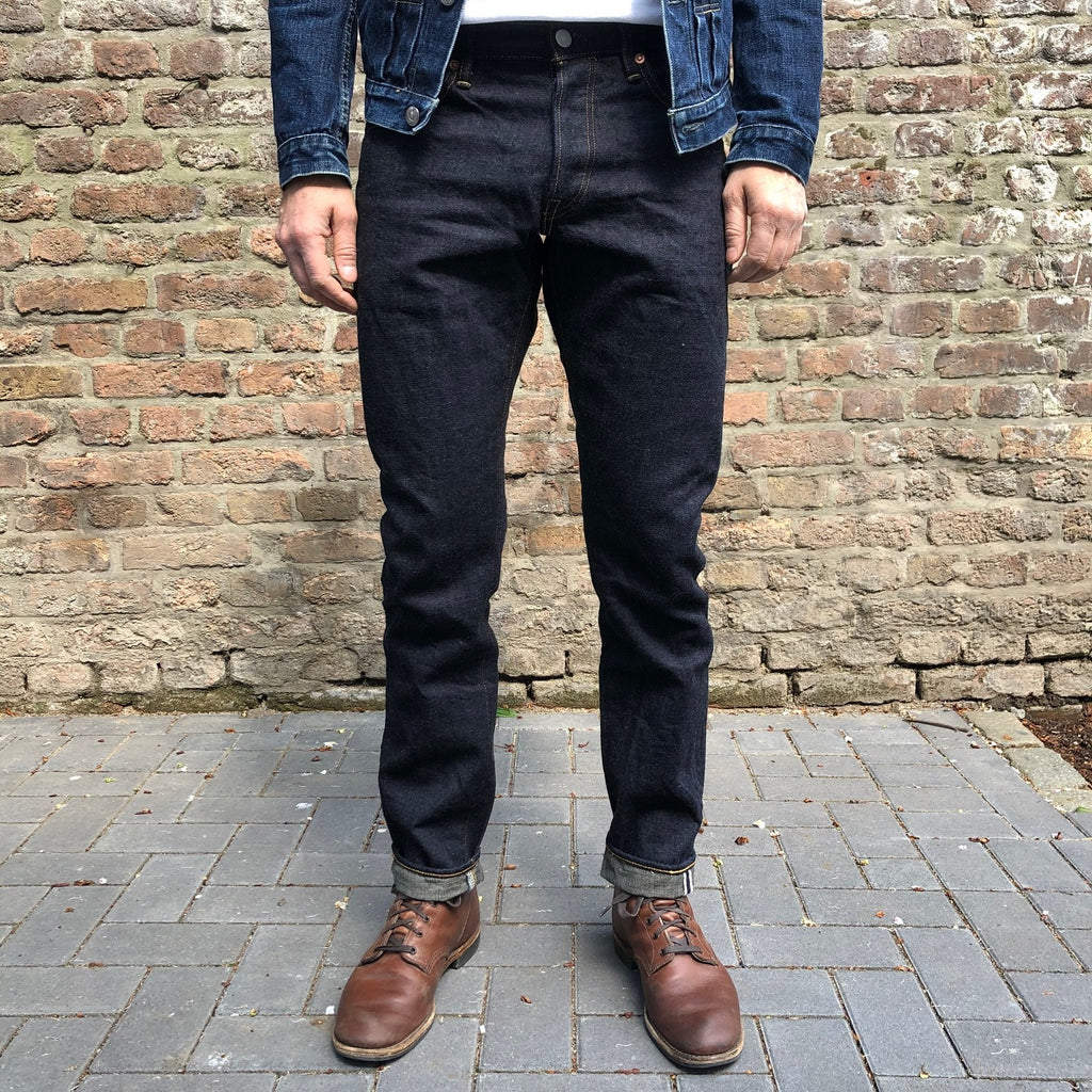 https://www.stuf-f.com/media/image/d0/40/d0/studio-dartisan-sd-908-g3-selvedge-jeans-relax-tapered-2.jpg