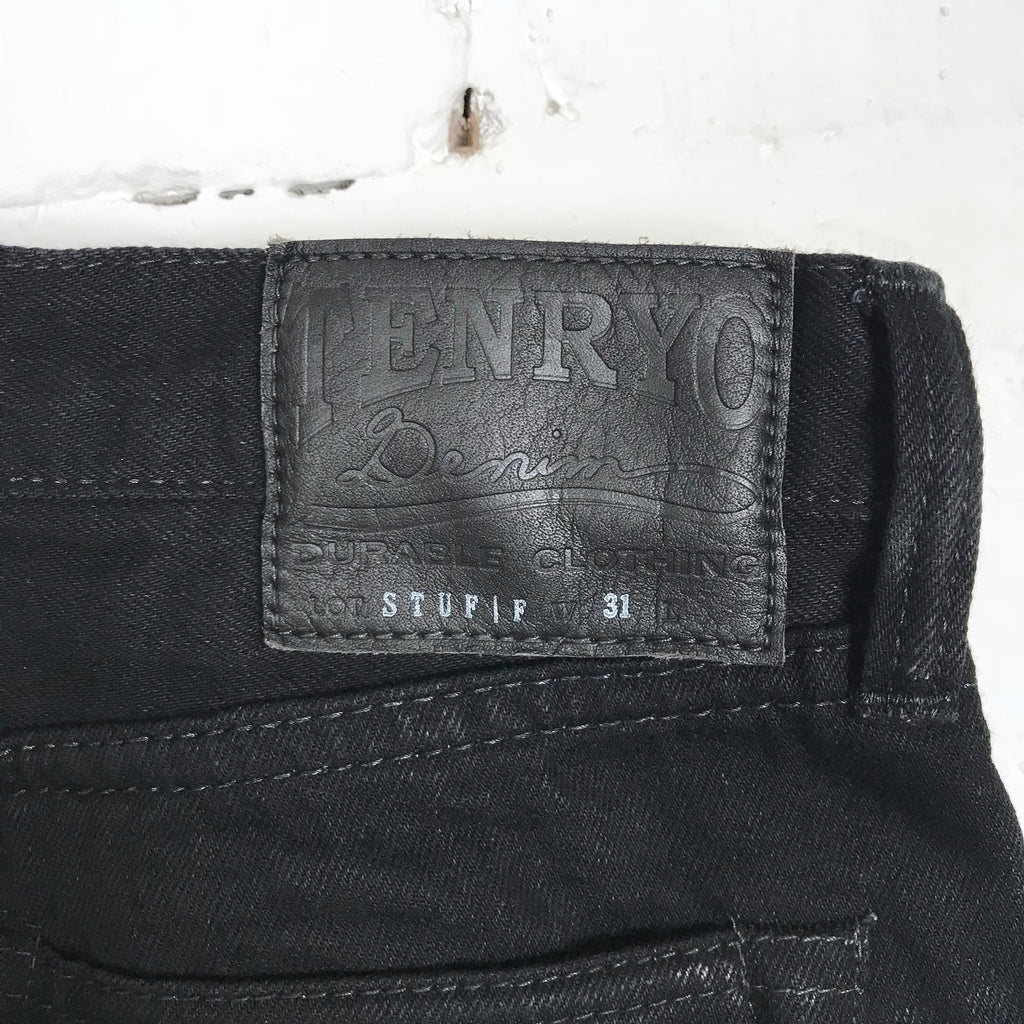 https://www.stuf-f.com/media/image/b4/99/23/tenryo-stuff-collaboration-black-black-jeans-3.jpg