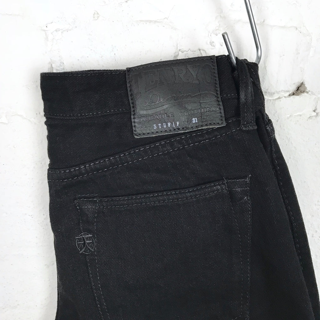 https://www.stuf-f.com/media/image/64/4f/9b/tenryo-stuff-collaboration-black-black-jeans-5.jpg