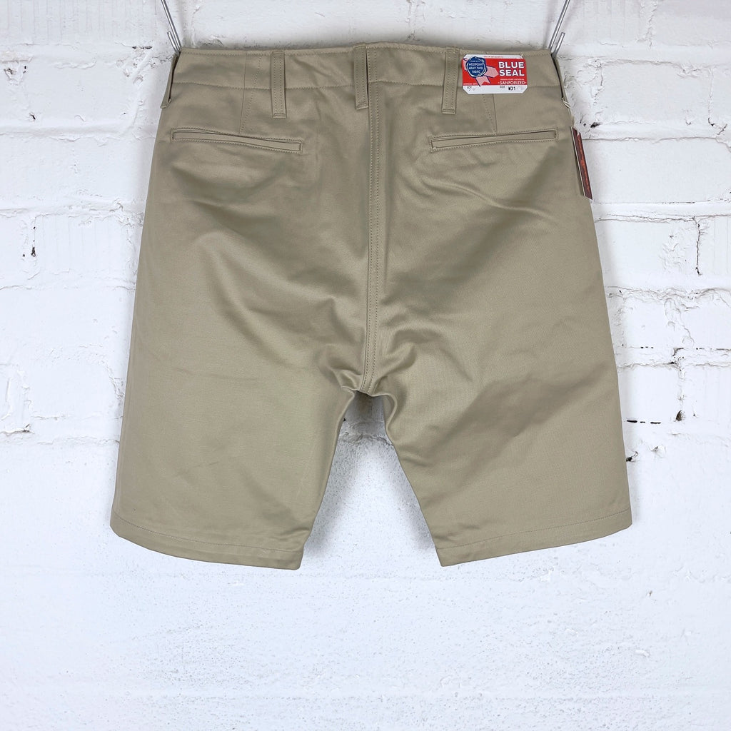 https://www.stuf-f.com/media/image/fa/68/ee/the-real-mccoys-blue-seal-chino-shorts-3.jpg
