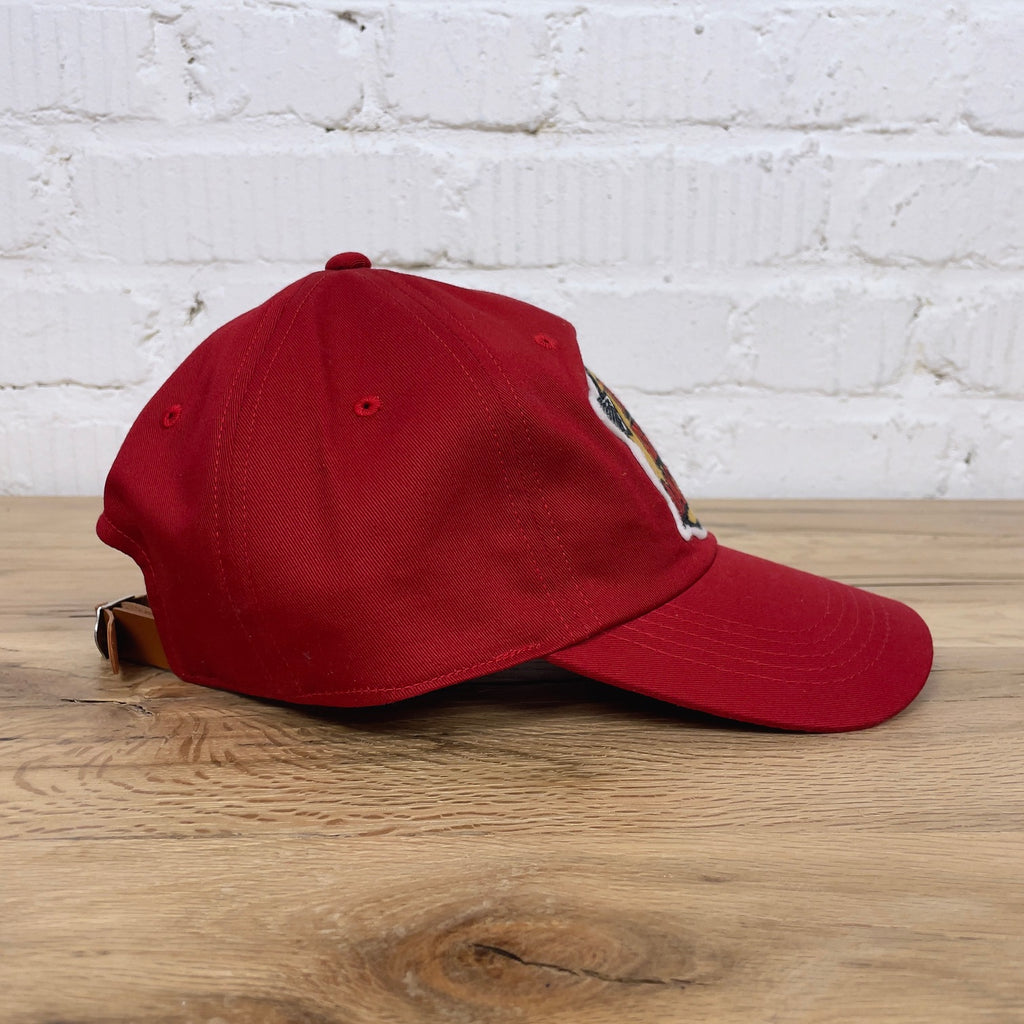 https://www.stuf-f.com/media/image/5b/f5/d3/the-real-mccoys-logo-baseballcap-red-1.jpg