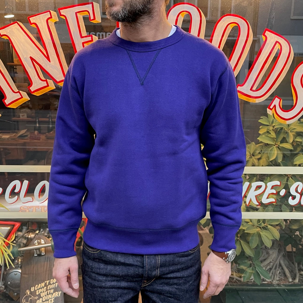 https://www.stuf-f.com/media/image/2a/32/a3/the-real-mccoys-loopwheel-crewneck-sweatshirt-purple-1.jpg