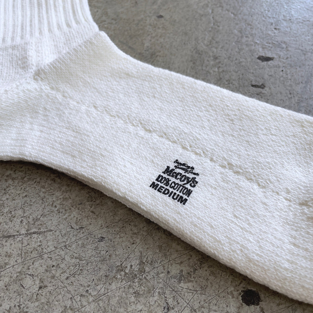 https://www.stuf-f.com/media/image/0f/f4/f6/the-real-mccoys-mccoys-2-pcs-pack-socks-white-1.jpg