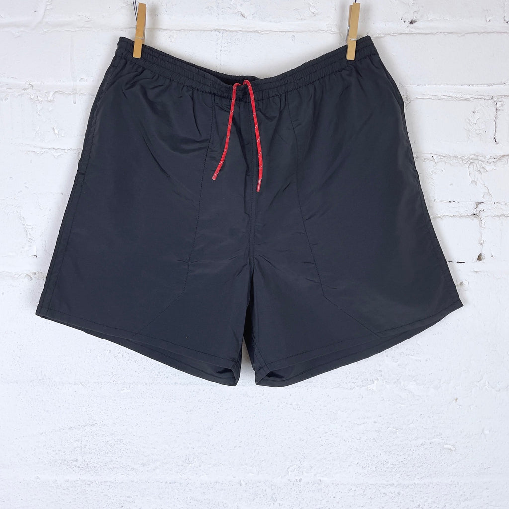 https://www.stuf-f.com/media/image/5e/0d/22/the-real-mccoys-nylon-mesh-hiking-shorts-2.jpg