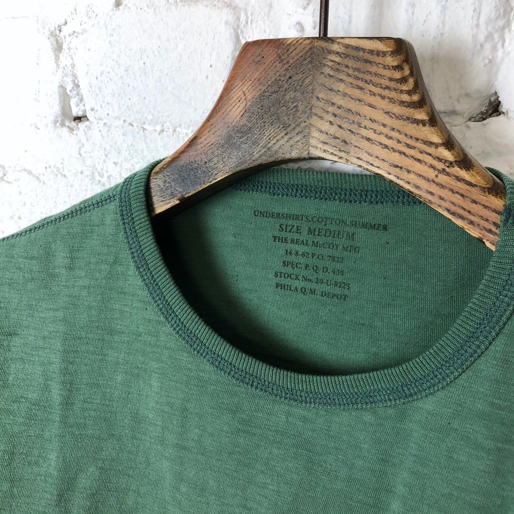https://www.stuf-f.com/media/image/5d/45/4d/the-real-mccoys-undershirts-cotton-summer-green-2.jpg