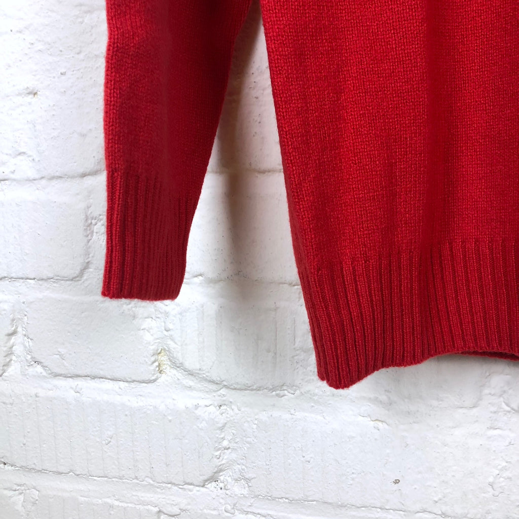 https://www.stuf-f.com/media/image/cd/dd/91/the-real-mccoys-wool-crewneck-sweater-red-3.jpg
