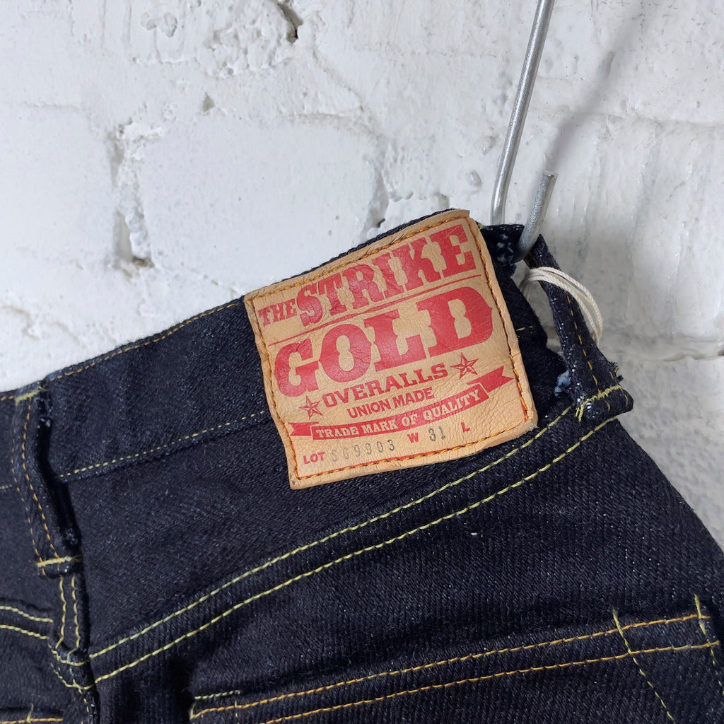https://www.stuf-f.com/media/image/78/27/b3/the-strike-gold-sg9903-heavyweight-regular-straight-jeans-4.jpg