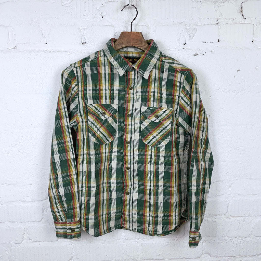 https://www.stuf-f.com/media/image/23/4b/0b/ues-502351-heavy-flannel-shirt-green-1.jpg