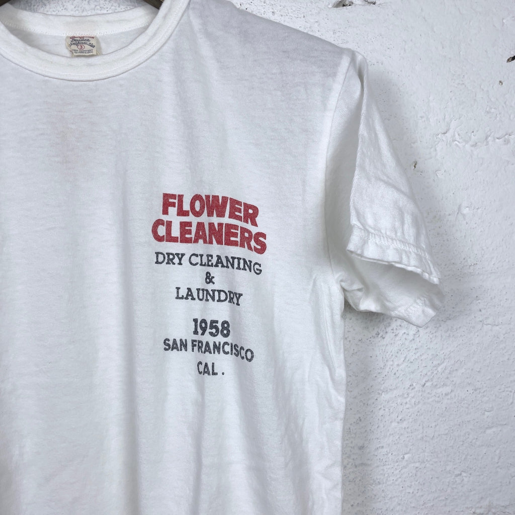 https://www.stuf-f.com/media/image/c3/11/fa/ues-flower-cleaners-t-shirt-white-2.jpg