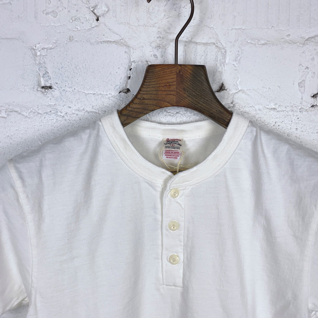 https://www.stuf-f.com/media/image/a0/88/c2/ues-ramayana-henley-neck-t-shirt-white-2.jpg