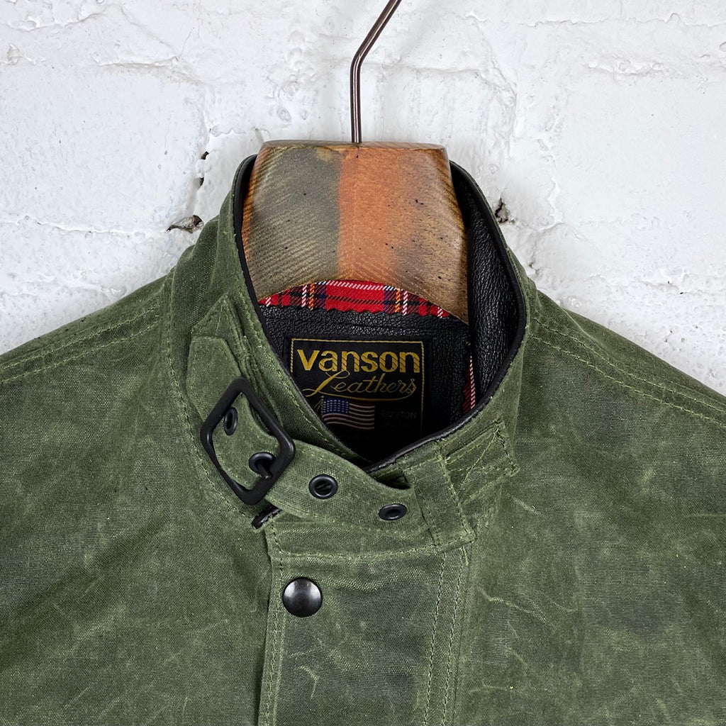 https://www.stuf-f.com/media/image/52/2f/06/vanson-stormer-jacket-olive-waxed-canvas-5.jpg