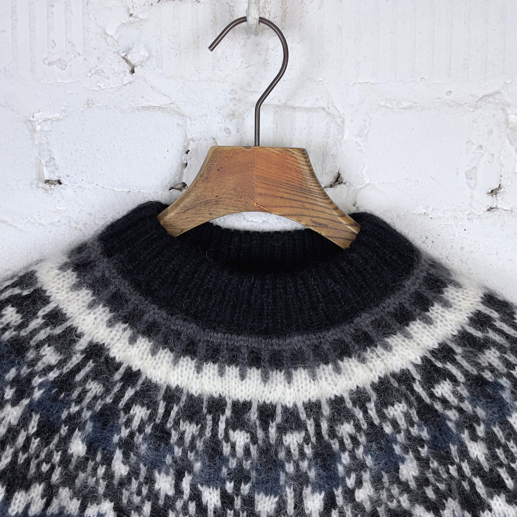 https://www.stuf-f.com/media/image/3f/d6/9a/yonetomi-mohair-wool-nordic-knit-sweater-black-4.jpg