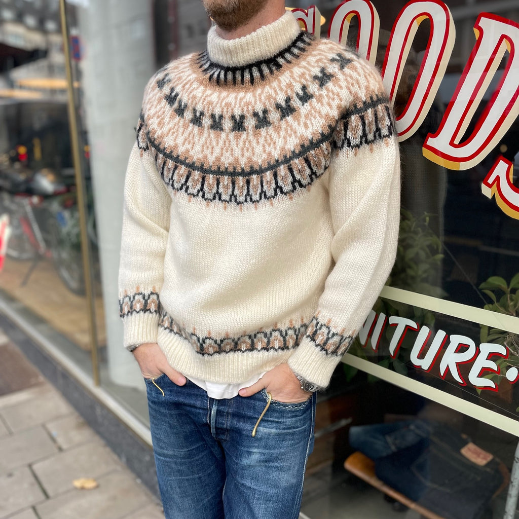 https://www.stuf-f.com/media/image/e6/d4/84/yonetomi-mohair-wool-nordic-knit-sweater-white-1.jpg