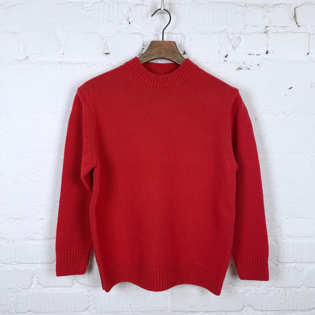 https://www.stuf-f.com/media/image/48/f0/b0/yonetomi-soft-lambswool-sweater-red-1.jpg